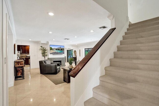 Building Photo - Boca Raton Beautifully Updated 4 Bedroom Pool Home