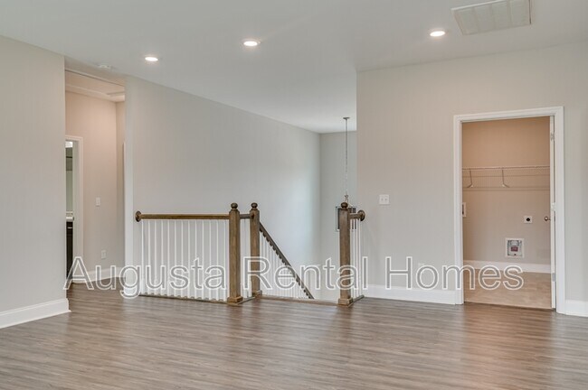 Building Photo - 1110 George W Crawford Dr