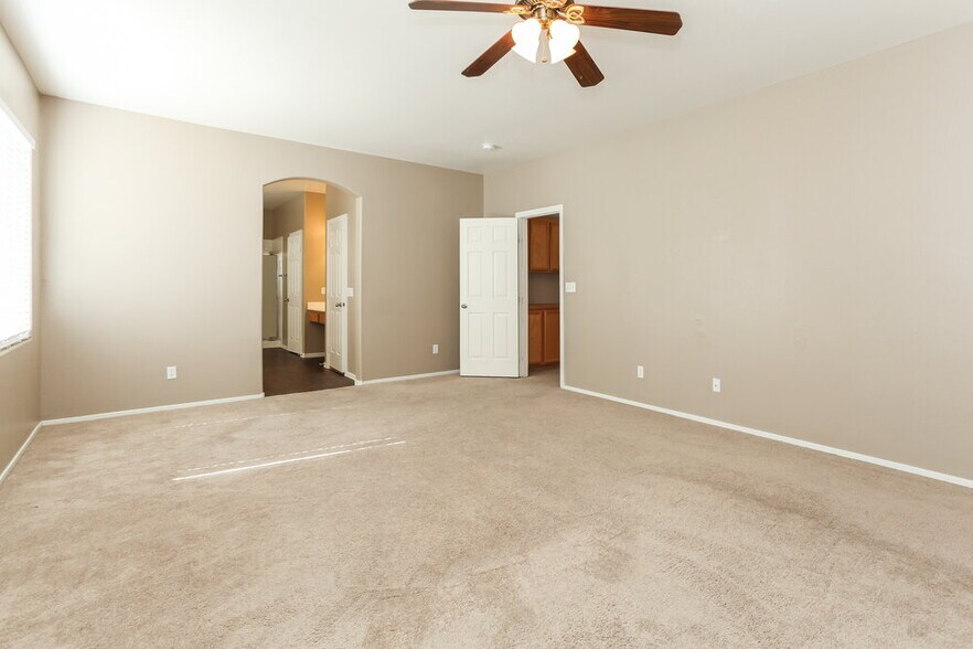 Building Photo - 4926 Quartz Crest St