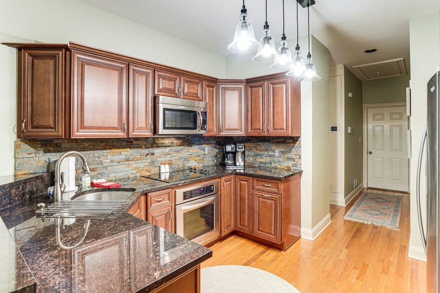 Building Photo - 16071 Winding Ridge Trail