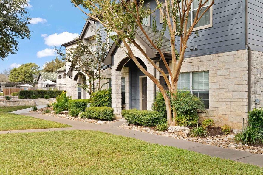Building Photo - 1215 W Slaughter Ln