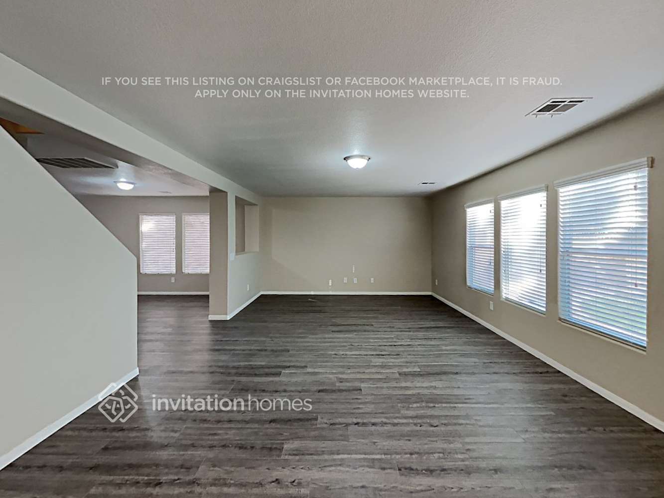 Building Photo - 11575 W Aruba Beach Ave