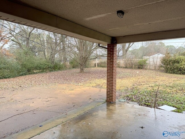 Building Photo - 2106 NW Sullivan Rd