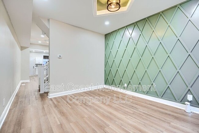 Building Photo - 319 S Mount St