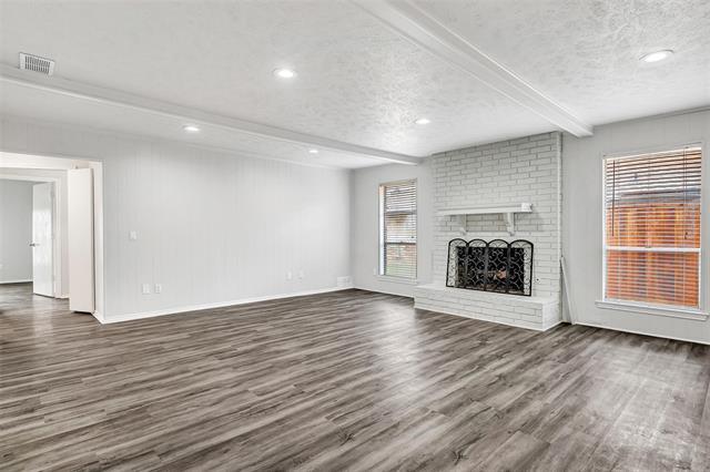 Building Photo - 2108 Teakwood Ln