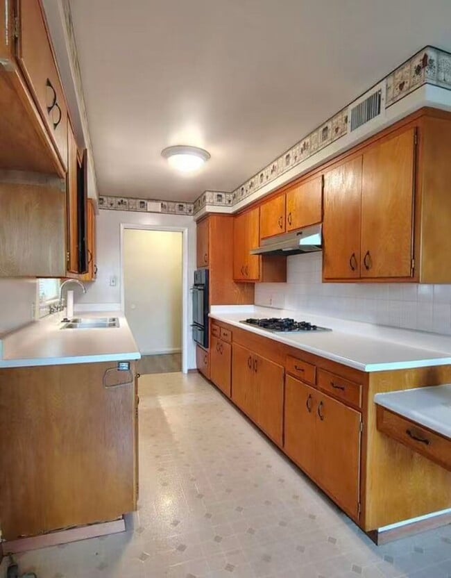 Building Photo - 4417 A Pkwy