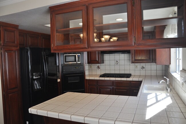 Kitchen - 1713 Goodman Ave