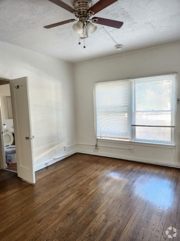 Building Photo - 1845 N Gramercy Pl