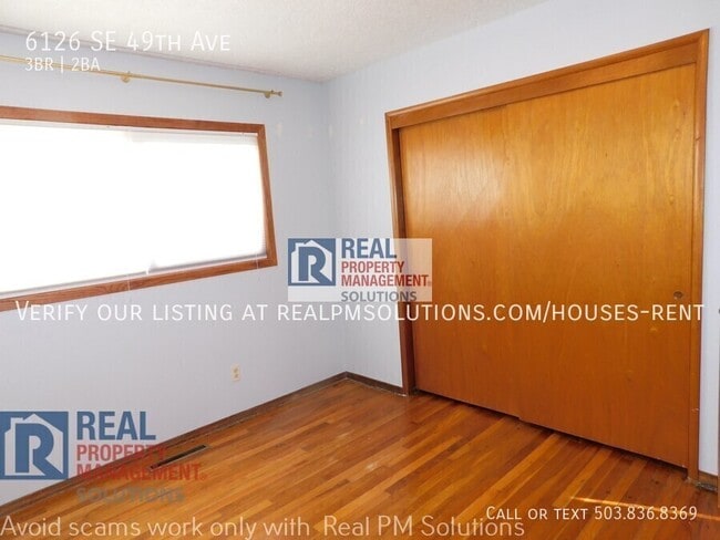 Building Photo - 6126 SE 49th Ave
