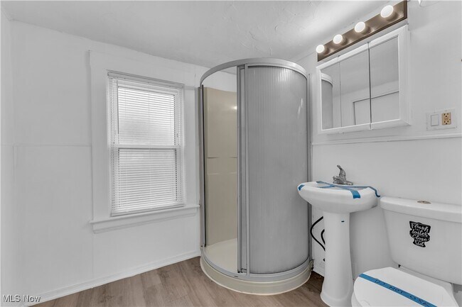 Building Photo - 786 E 156th St