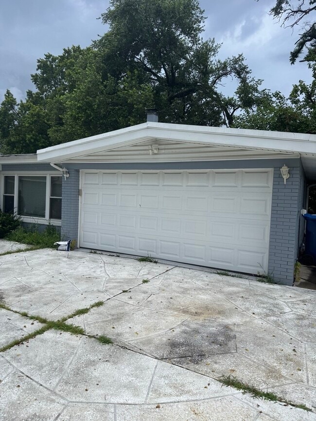 Building Photo - 7800 W 98th Pl