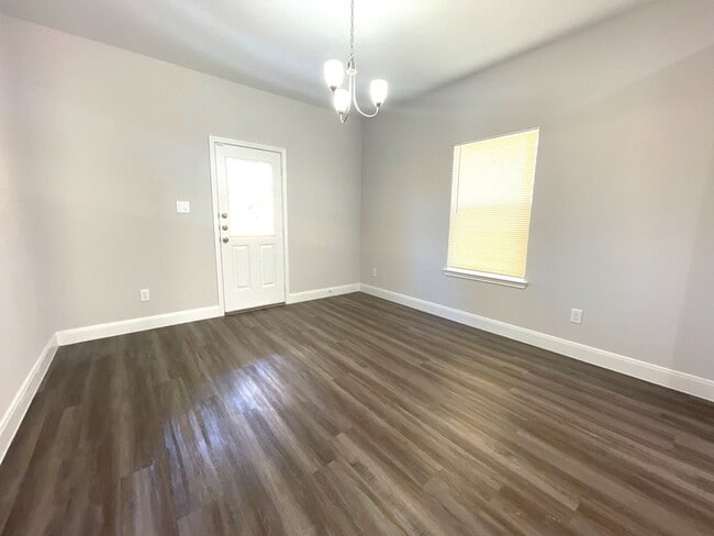 Building Photo - 9327 Camay Dr