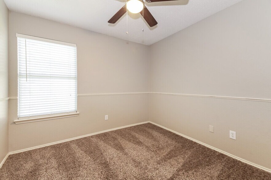 Building Photo - 1515 Warrington Way