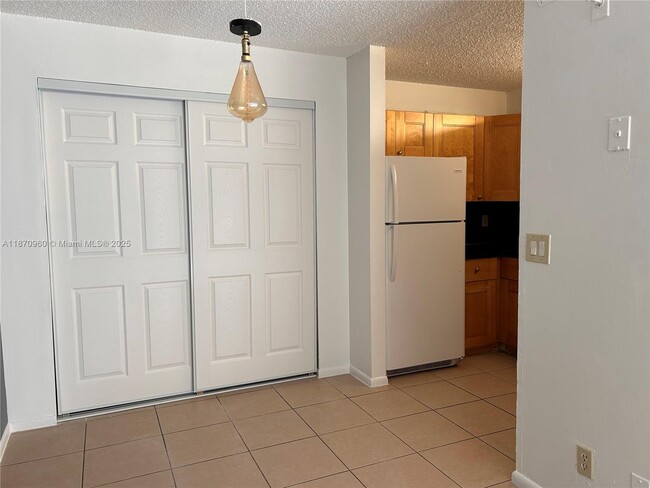 Building Photo - 3157 Coral Ridge Dr