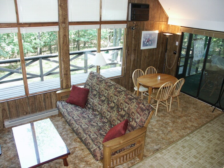 Grand room - 281 Walden Rd