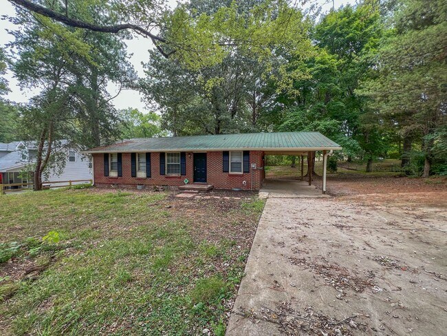 Building Photo - Charming Single-Family Home!