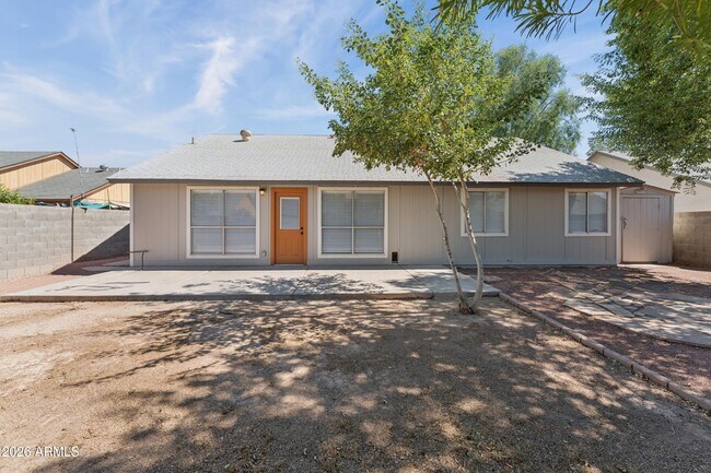 Building Photo - 7214 W Sierra Vista Dr