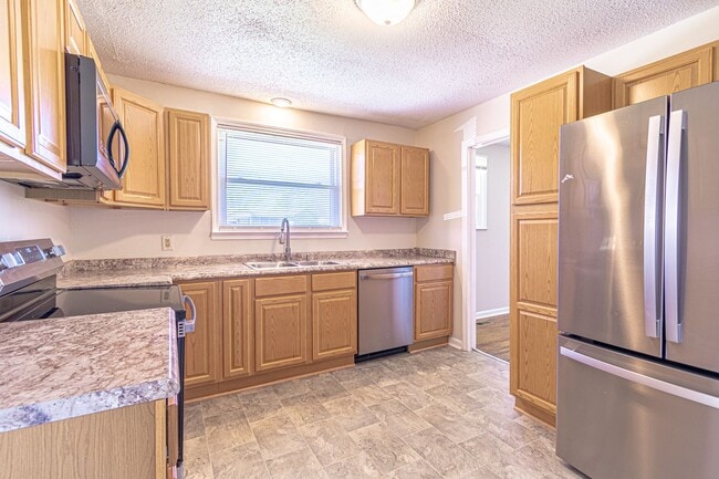 Building Photo - Pictures coming soon....