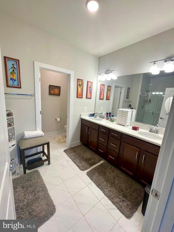 Building Photo - 9584 Fields Rd