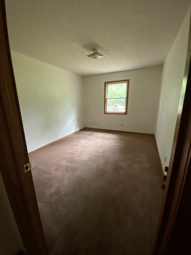 Building Photo - 2 Bedroom | 2 Bathroom | 2 Car Garage, 110...
