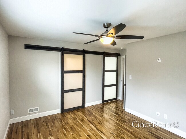 Building Photo - 2346 Kenton St
