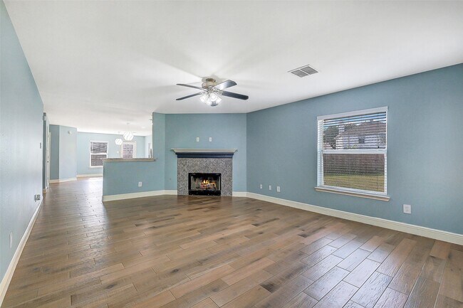 Building Photo - 6310 Macquarie Dr