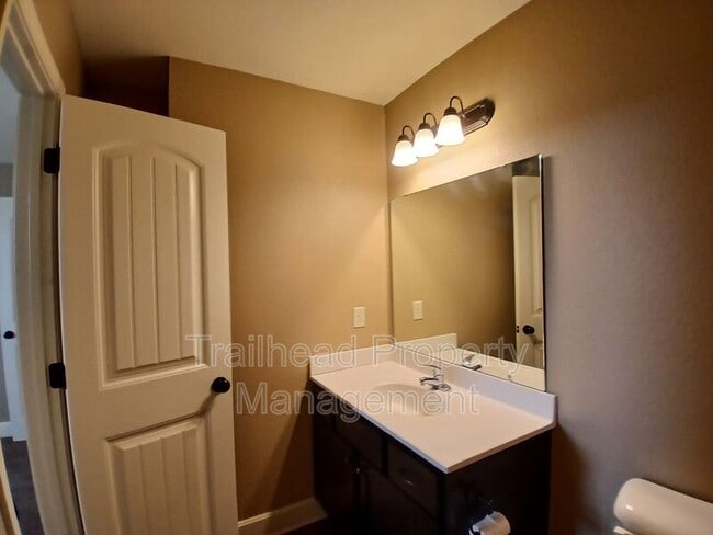 Building Photo - 21616 Westover Ct