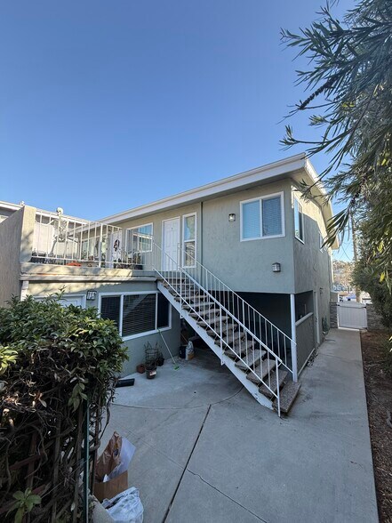 Building - (Top right unit) - 4104 Emerald St