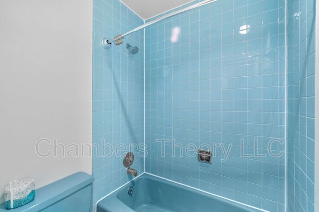 Building Photo - 11593 Maple Ridge Rd