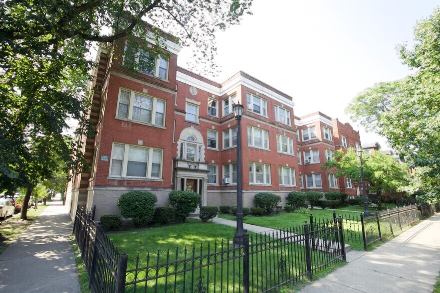 Primary Photo - 4406 N Racine Ave