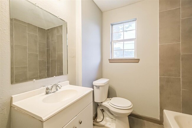 Building Photo - 3313 Chestershire Dr
