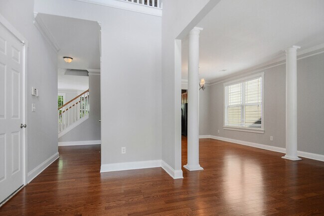 Building Photo - 2056 Hatteras Wy