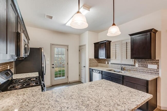 Building Photo - East El Paso 3bed/2bath Refrig A/C in Gated Community with Pool Access!