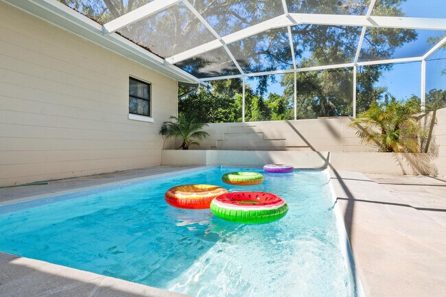 Building Photo - 919 Ave S SE