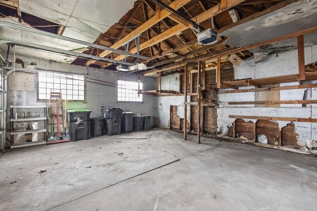 Building Photo - 335 1st St