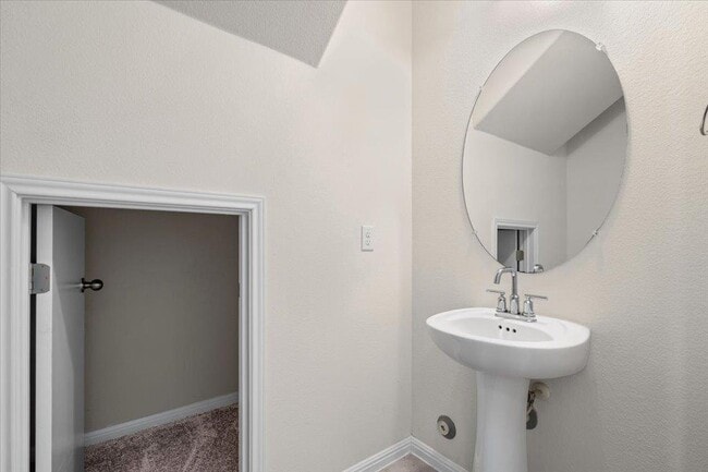 Building Photo - 1609 Catalan Rd