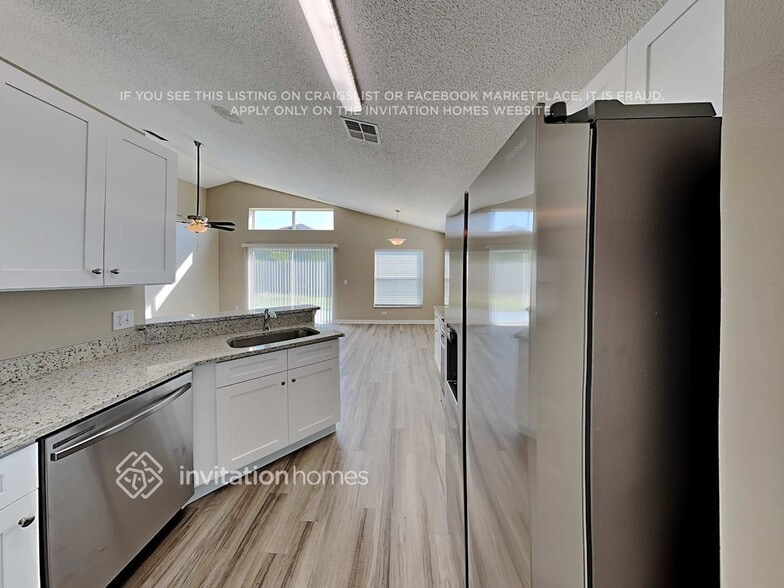 Building Photo - 13733 Hawkeye Dr