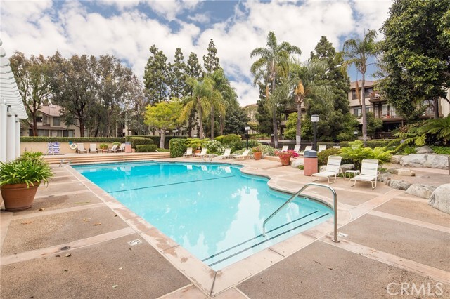Building Photo - 2615 Plaza del Amo
