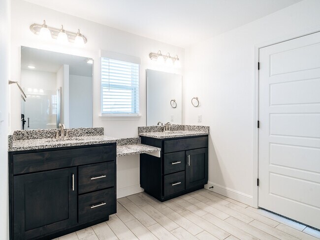 Building Photo - 2161 Wildflower Dr