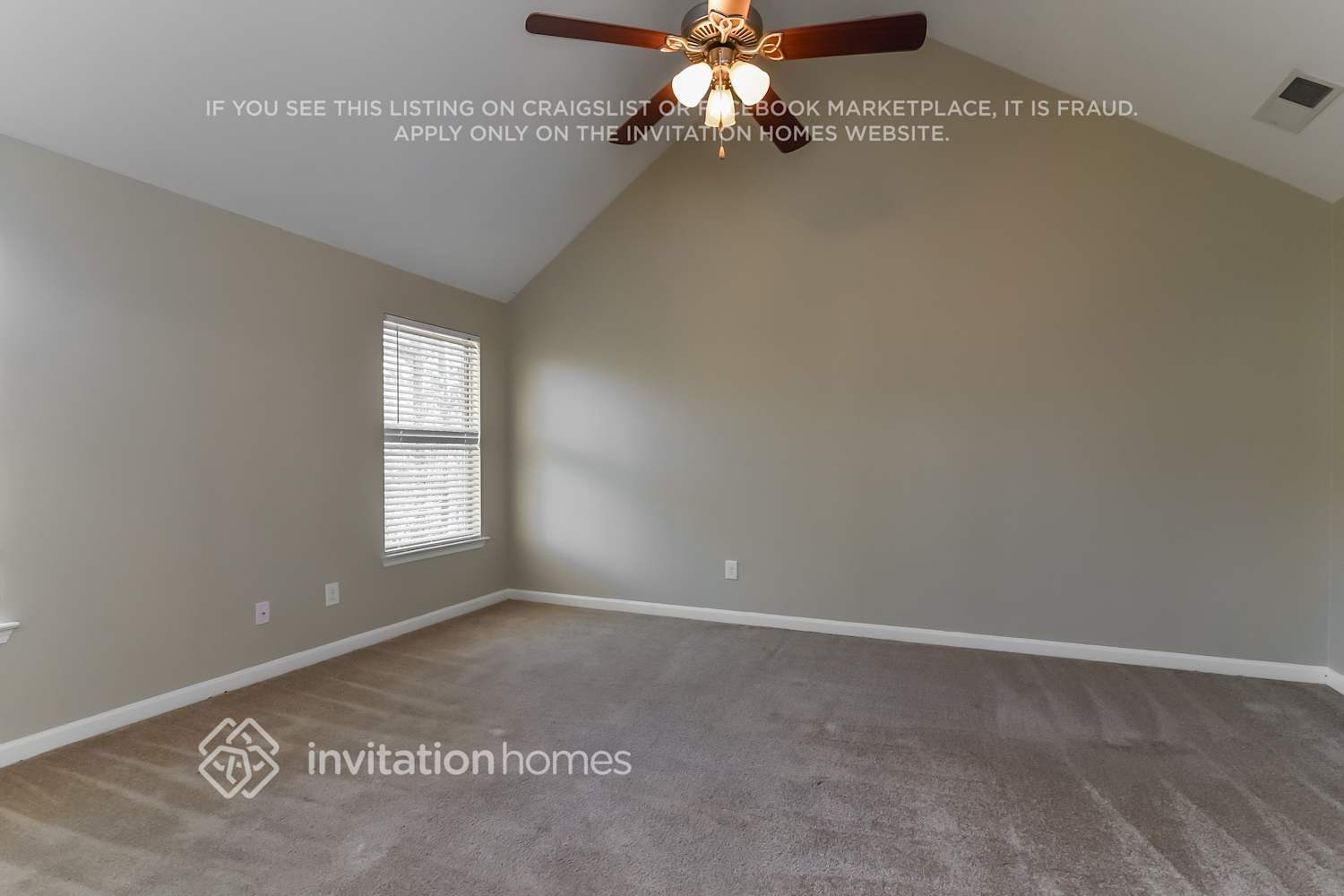 Building Photo - 3967 Rosebud Park Dr