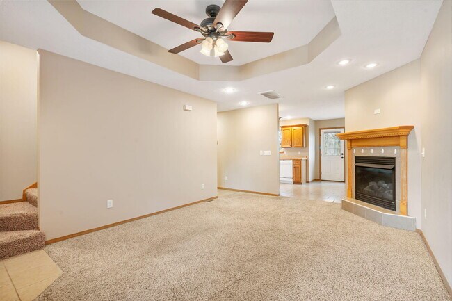 Building Photo - 717-719 E Watermill Cir