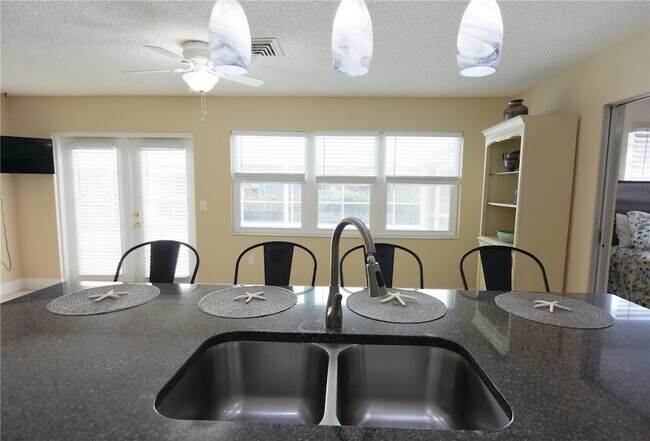 Building Photo - 170 Argus Rd