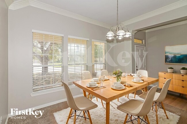 Building Photo - 15814 Stiller Park Dr