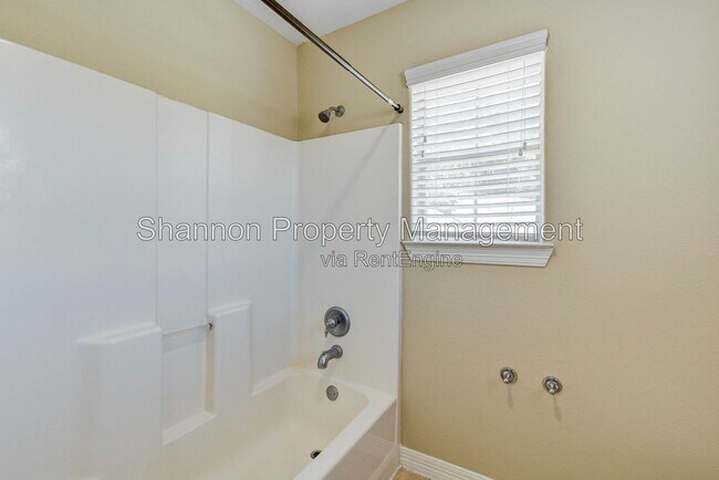 Building Photo - 2919 Crest Park Dr