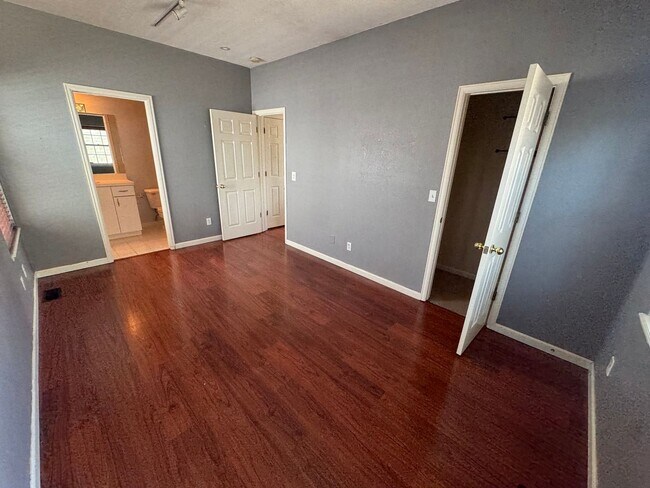 Building Photo - Spacious 4-Bedroom Home Near Sloan's Lake & Broncos Stadium