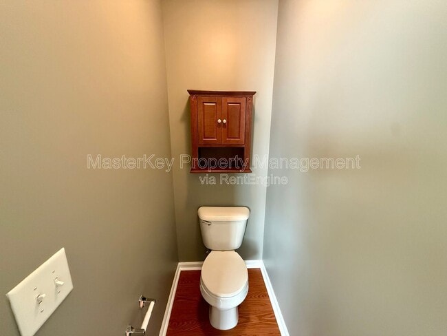 Building Photo - 105 Penncross Dr