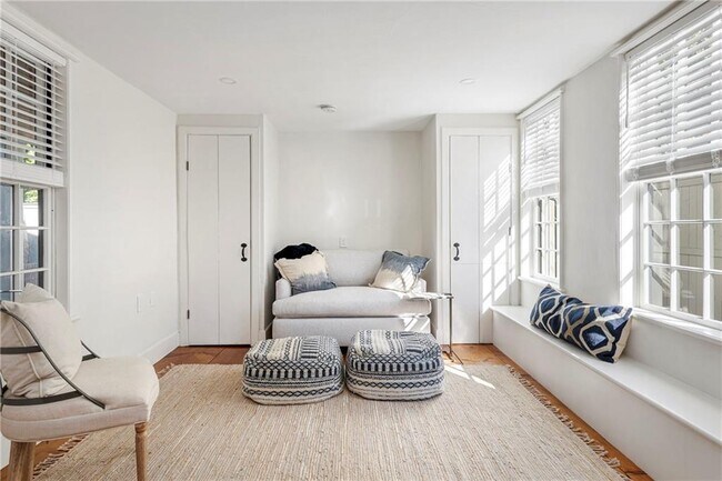 Building Photo - 108 Prospect Hill St