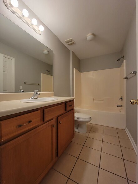 Building Photo - 4434 Gearhart Rd