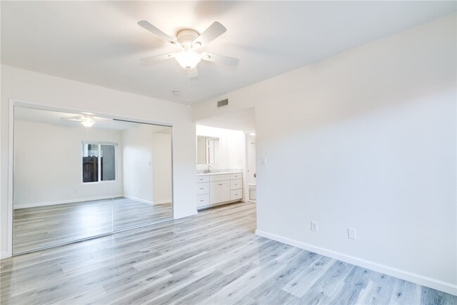 Building Photo - 951 S Idaho St