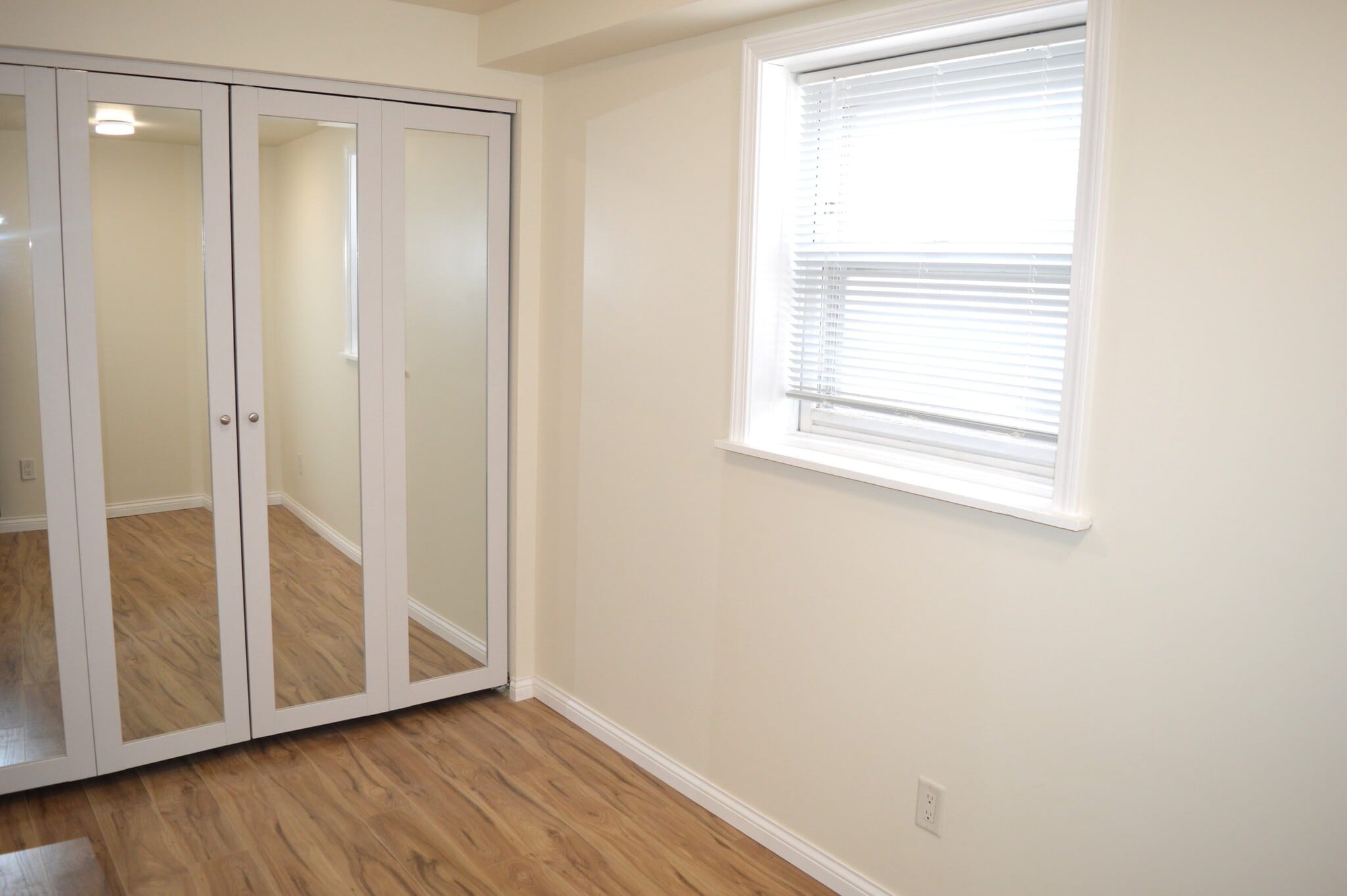 Building Photo - 328 N Allen St